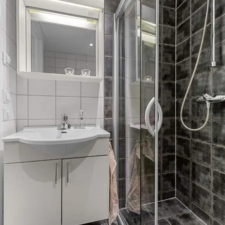 Apartment Modern & Cozy W/free Parking In Ila *